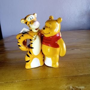 Magnetic Winnie the pooh and tigger salt and pepper shakers